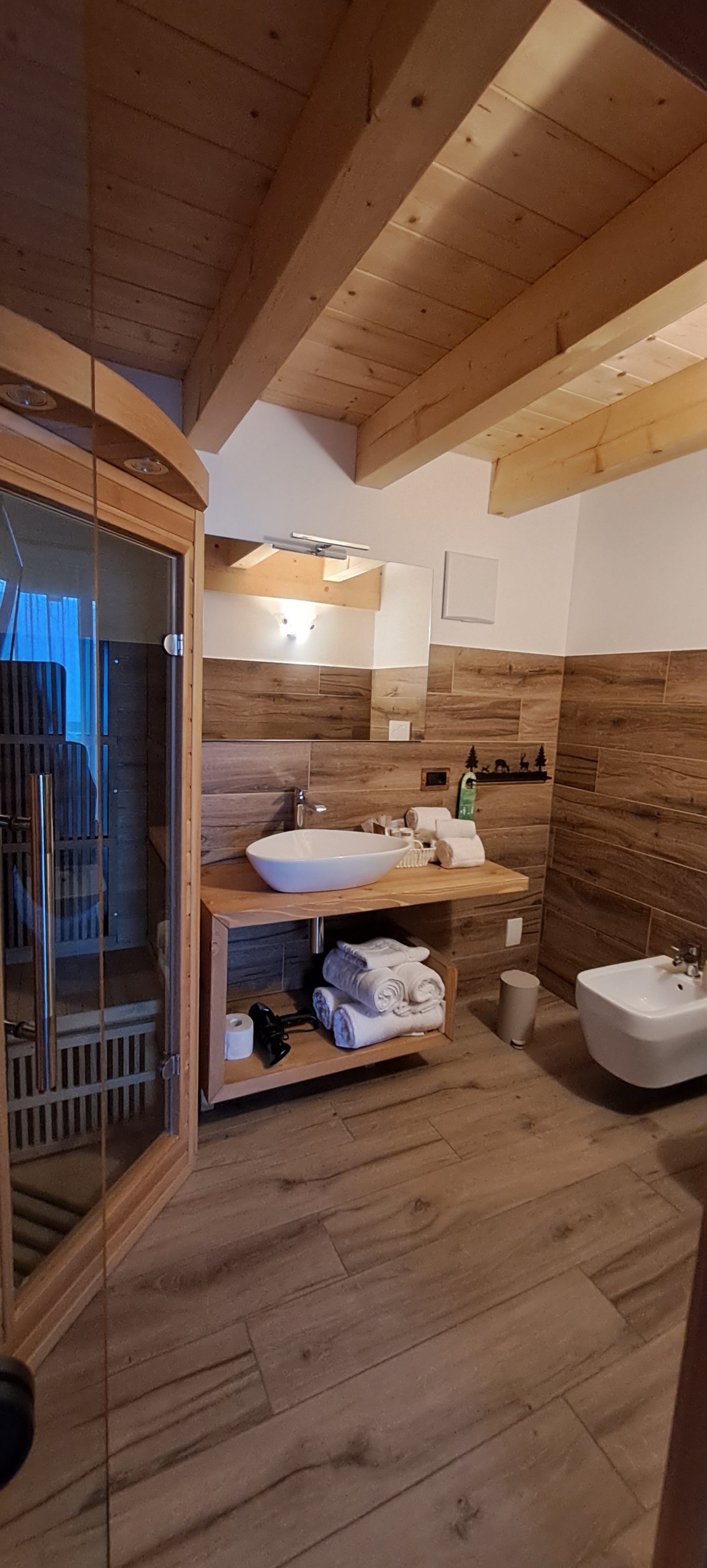 Suite mit Holzgalerie