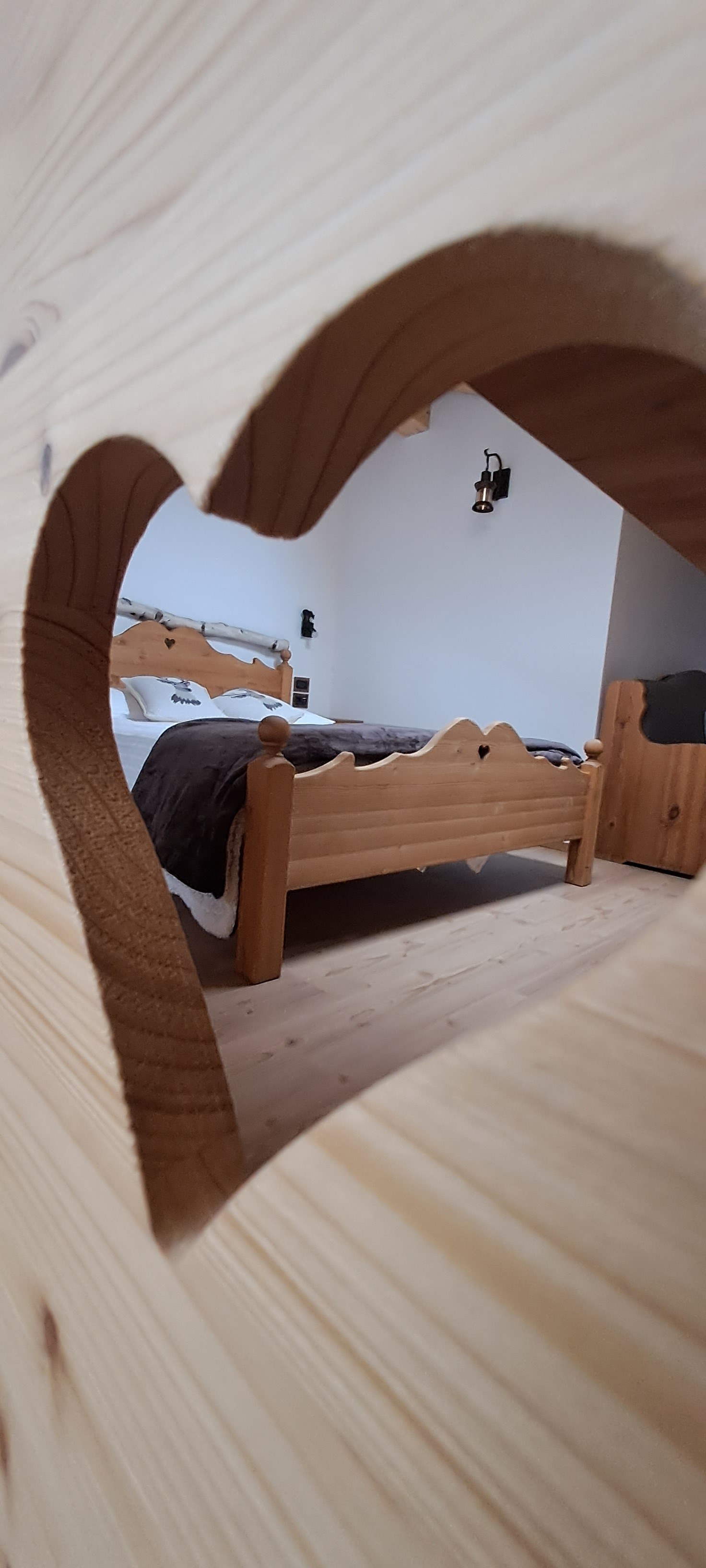 Zimmerdetail mit Holz