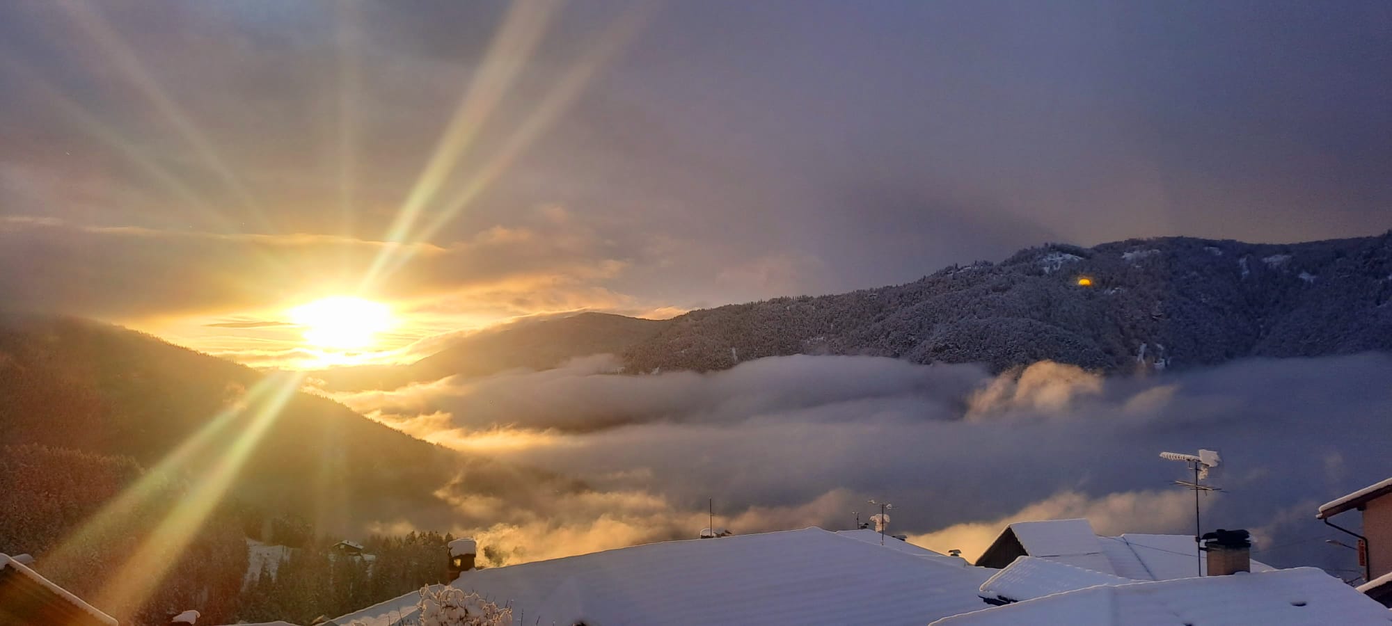 Alba invernale sulla valle